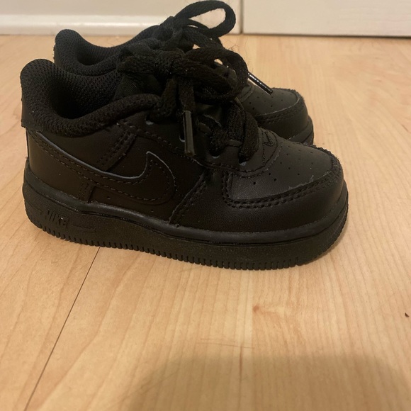 A bundle of toddler NIKES, Jordans, and New balance - Picture 15 of 16